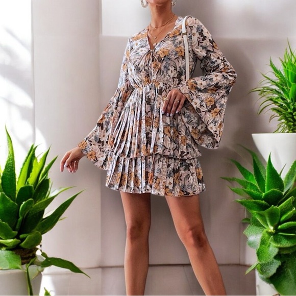 NEW Blush Allover Floral Knot Layered Pleated A-line Dress - Picture 8 of 16